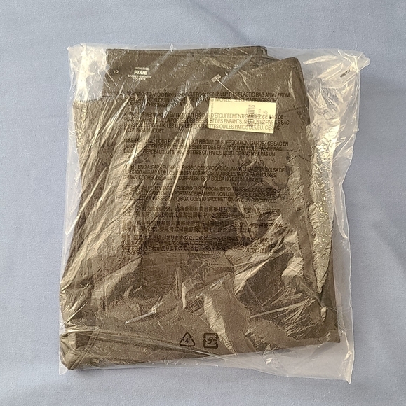 Old Navy High-rise Pixie Skinny Pants - Picture 2 of 2